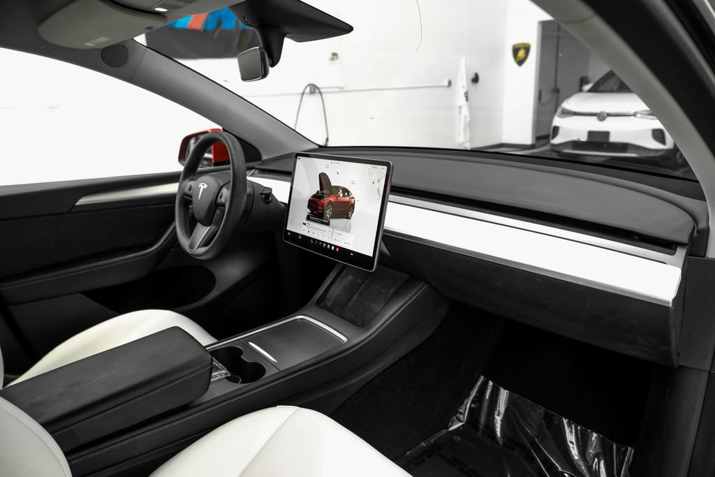 Used 2023 Tesla Model Y AWD image 13