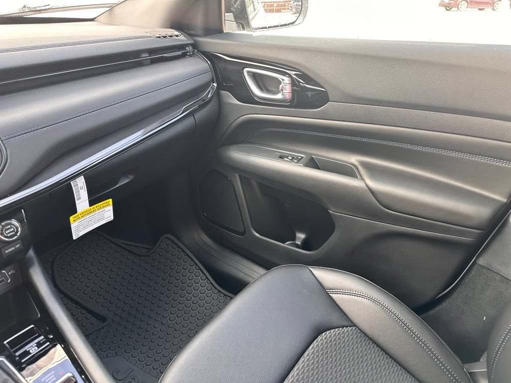New 2026 Jeep Compass Latitude AWD/4WD image 42