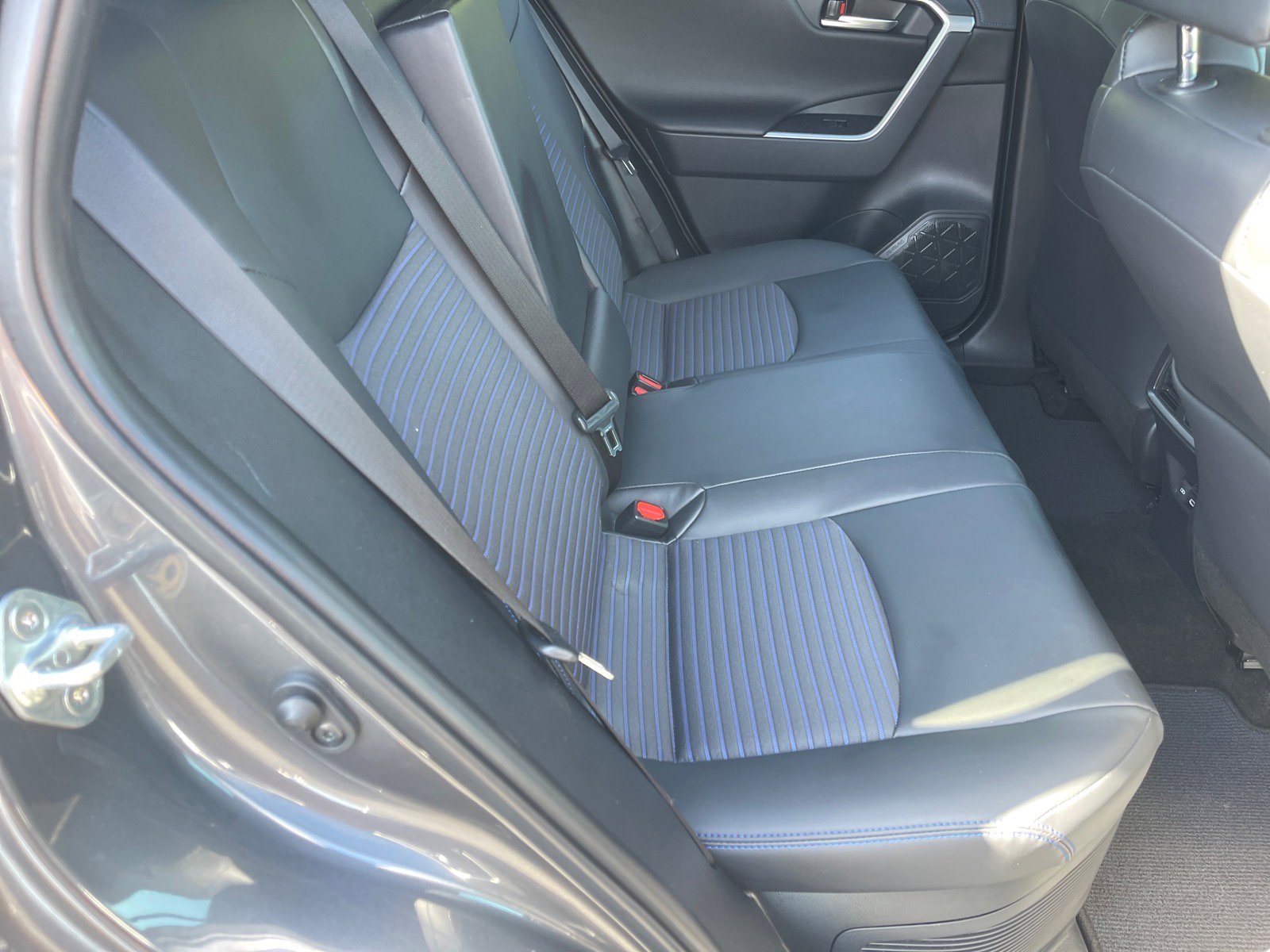 Used 2025 Toyota RAV4 XSE AWD/4WD image 18
