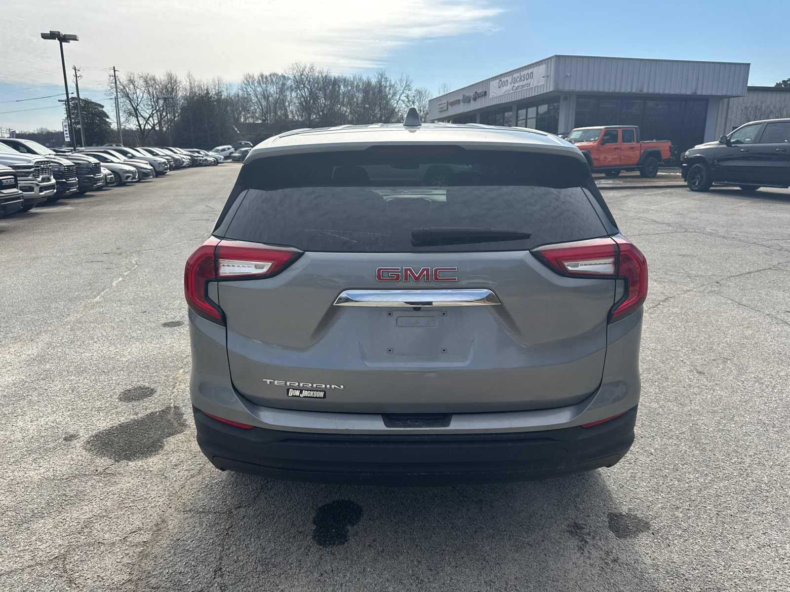 Used 2024 GMC Terrain SLE image 6