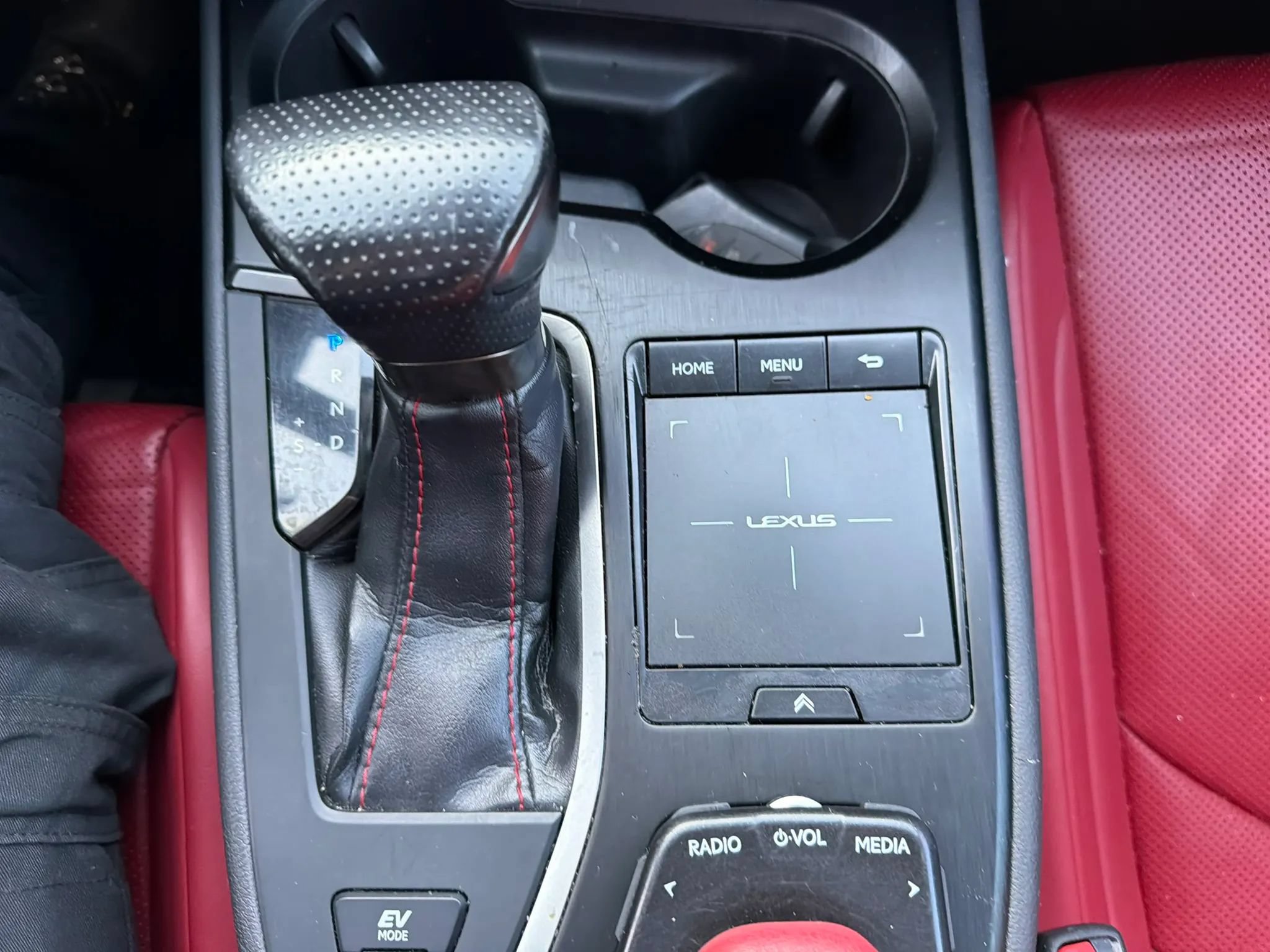 Used 2020 Lexus UX 250h F Sport w/ F Sport Premium Package AWD/4WD image 31