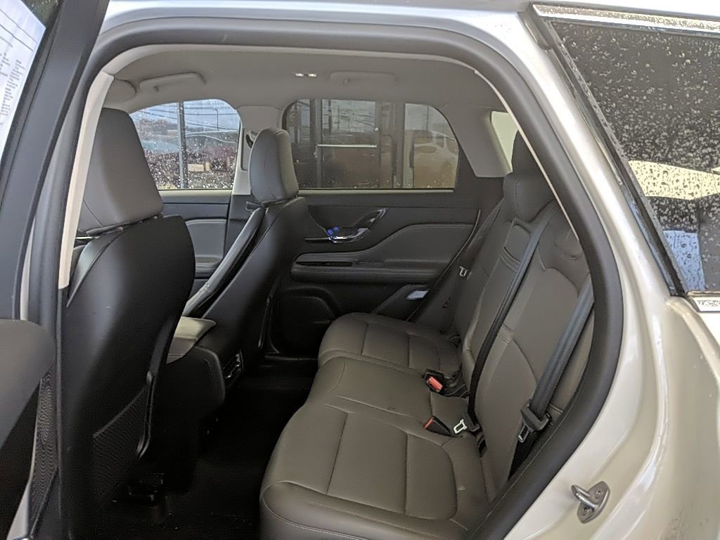 Certified 2023 Lincoln Corsair Reserve image 11