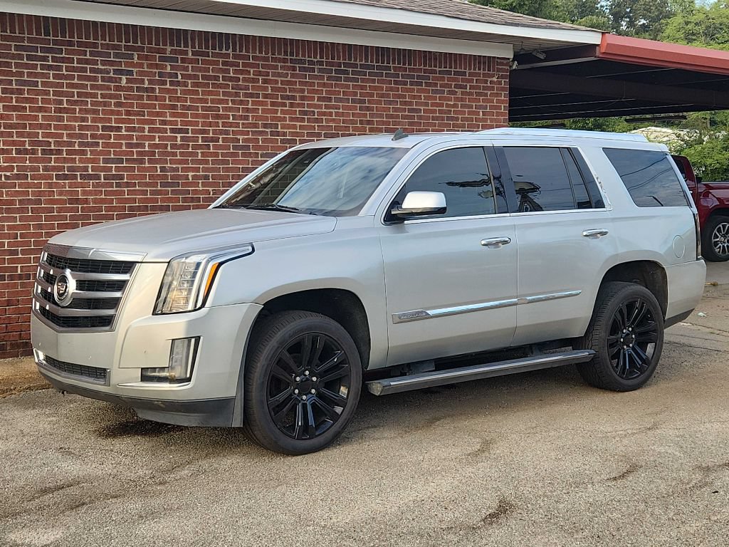 Used 2015 Cadillac Escalade Premium AWD/4WD image 2
