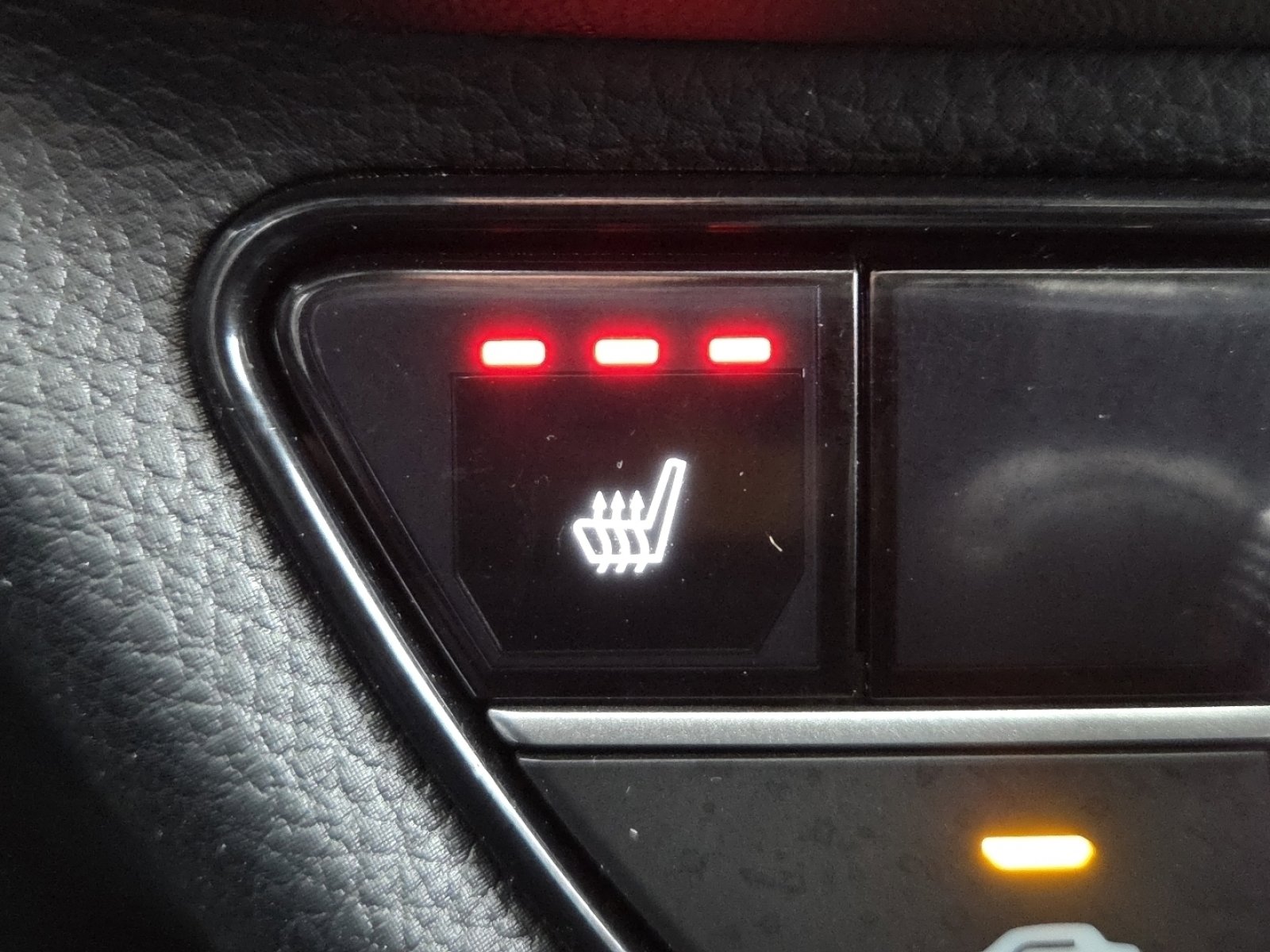 Used 2023 Honda HR-V EX-L image 6