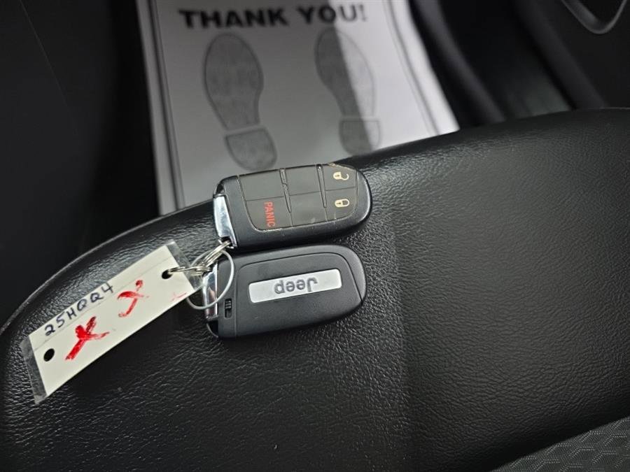 Used 2022 Jeep Compass Latitude image 25