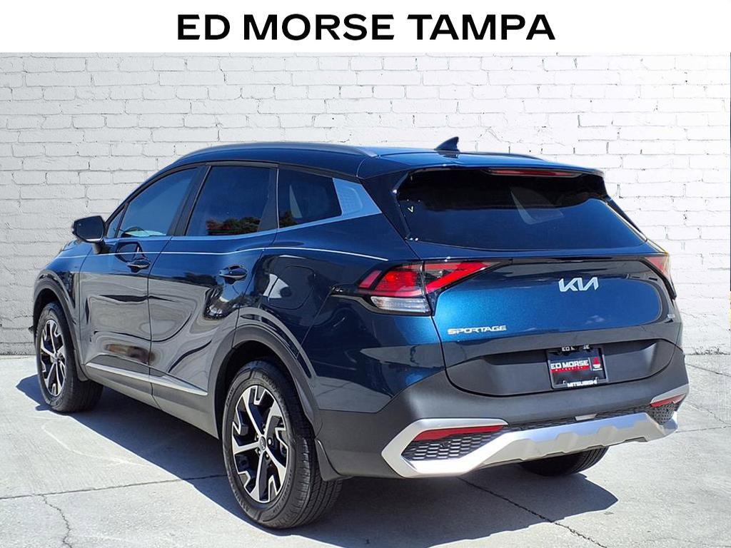 Used 2025 Kia Sportage EX image 3