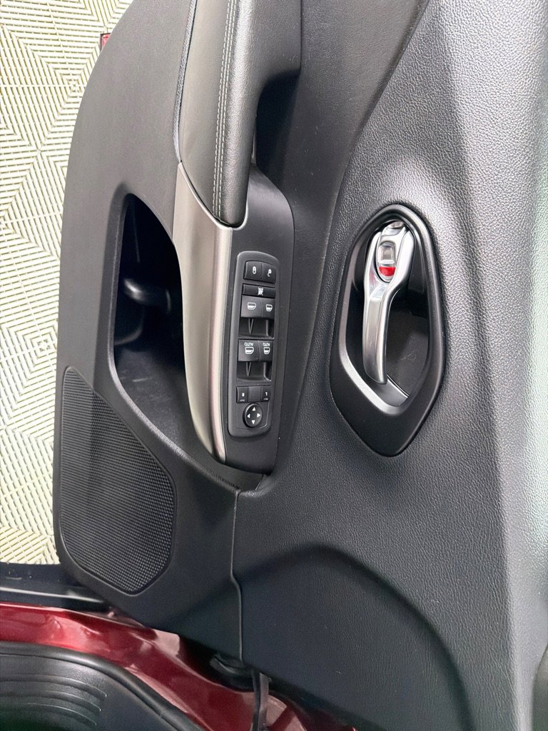 Used 2021 Jeep Cherokee Latitude Lux image 11