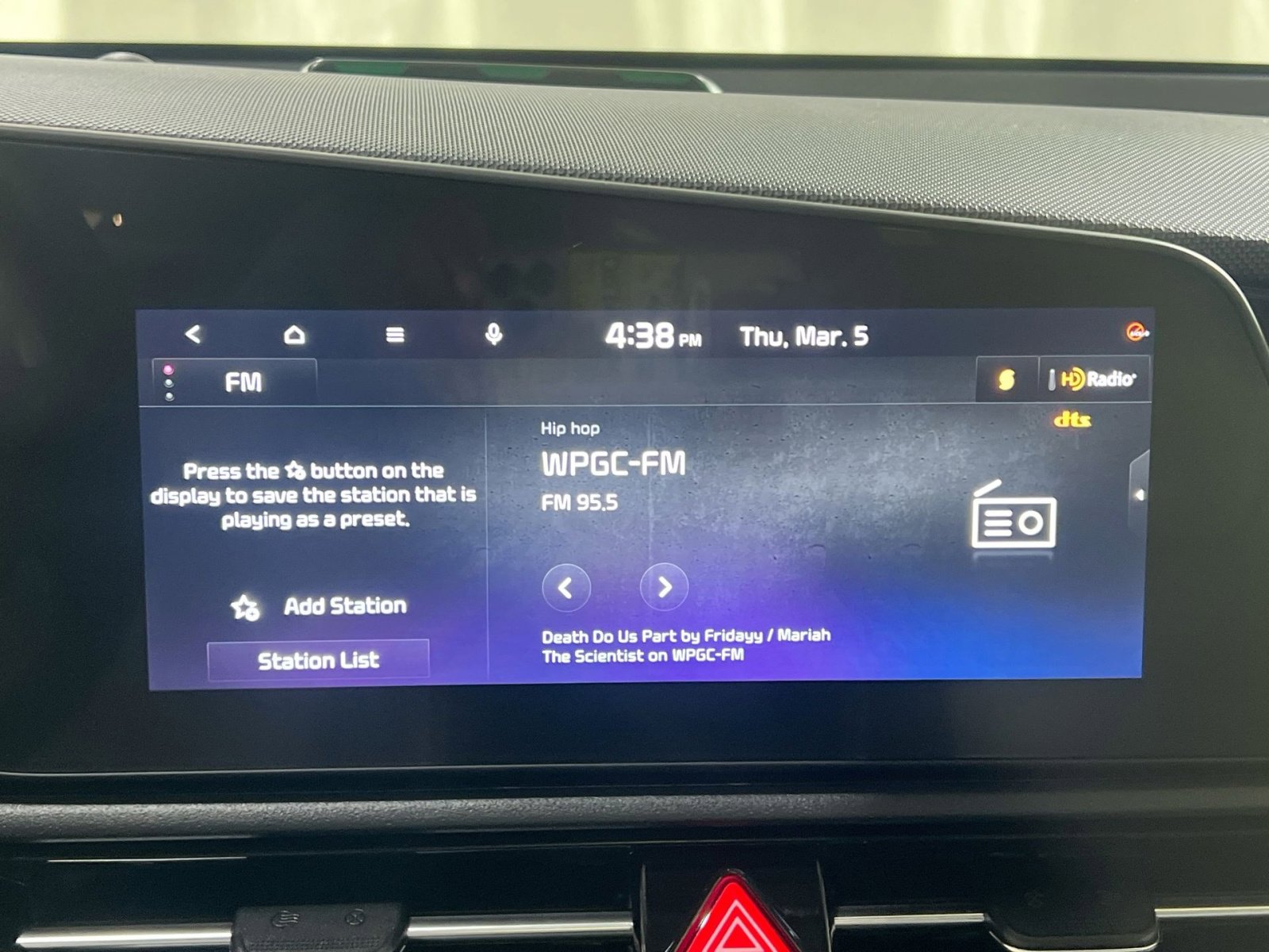 Used 2023 Kia Niro SX Touring image 18