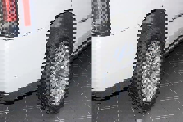 Used 2020 Cadillac Escalade Premium Luxury image 11