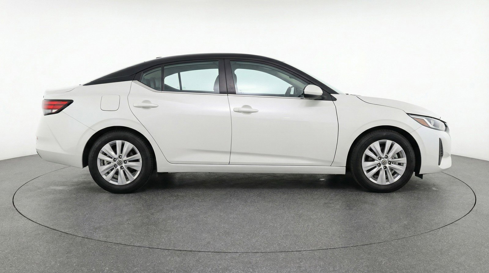 Used 2025 Nissan Sentra S FWD image 11