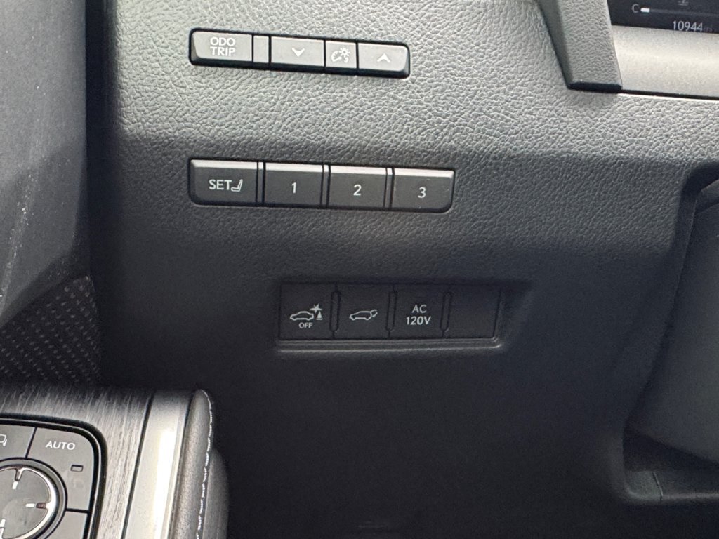 Used 2025 Lexus GX 550 w/ Accessory Package (Z1) AWD/4WD image 16