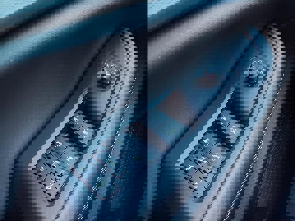 Used 2023 Jeep Grand Cherokee Altitude image 21