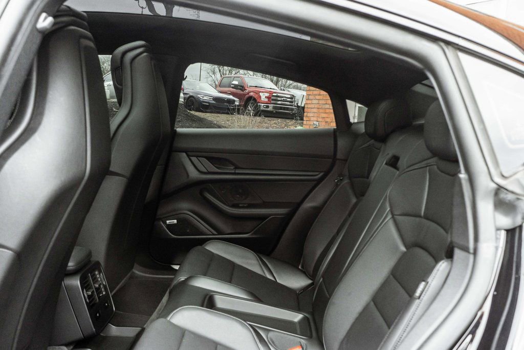 Used 2021 Porsche Taycan 4S image 30