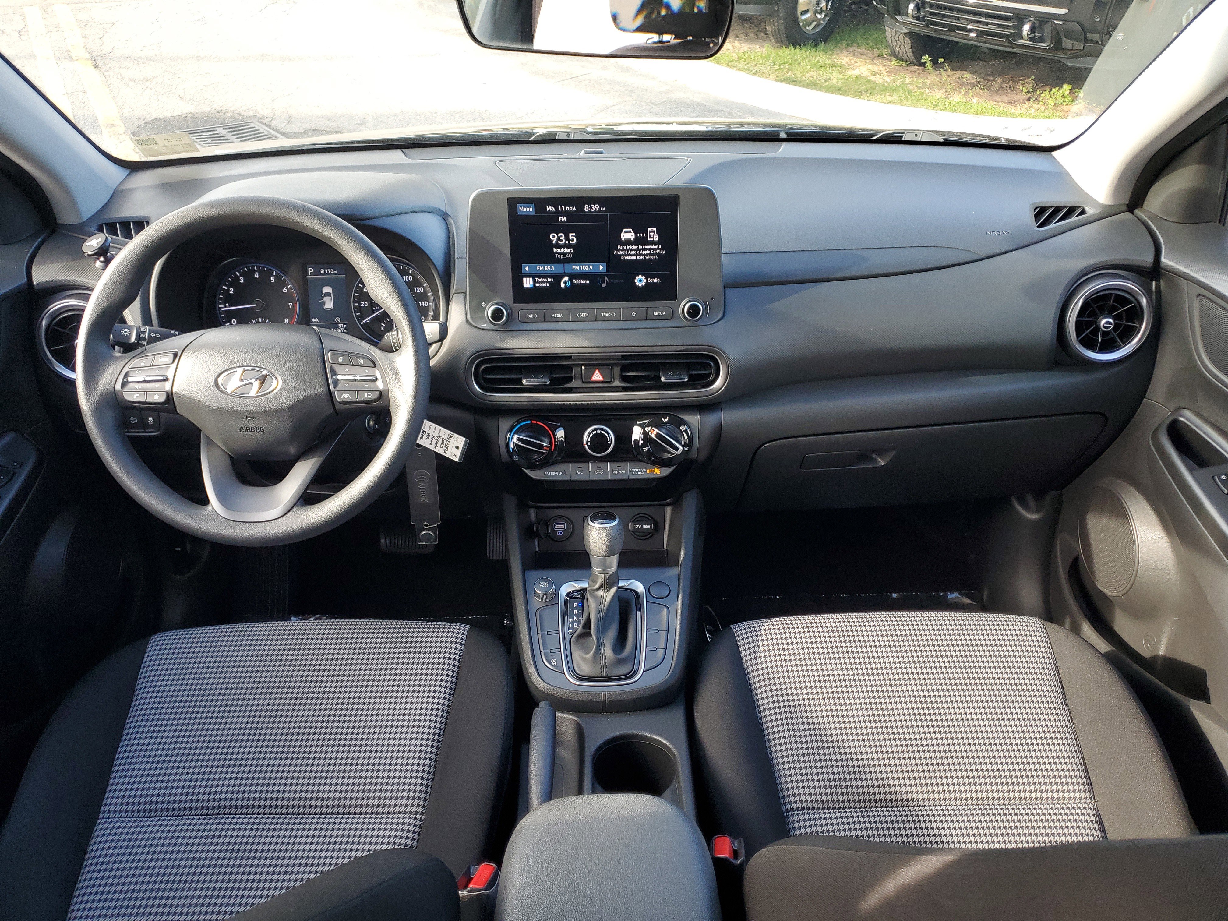 Used 2023 Hyundai Kona SE w/ Cargo Package image 17