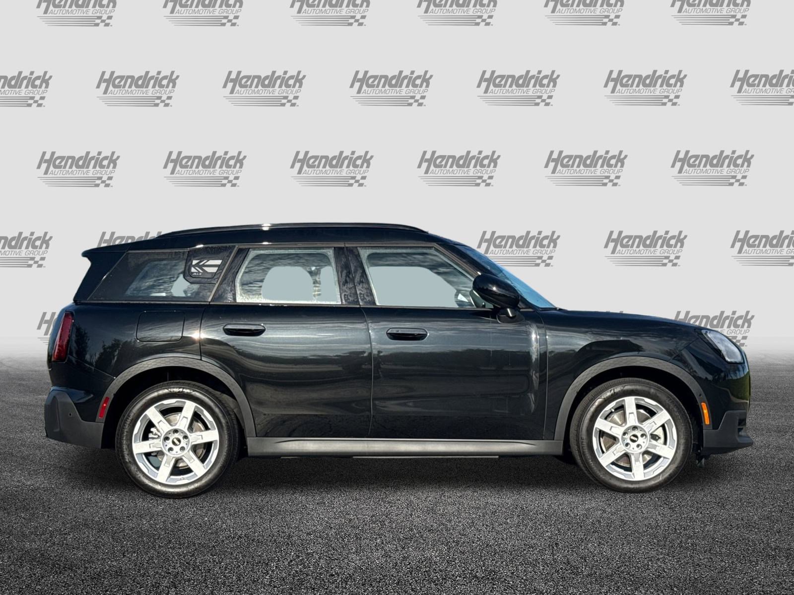Used 2025 MINI Cooper Countryman SE image 3