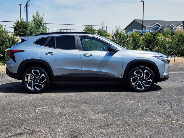 Used 2024 Chevrolet Trax RS w/ Driver Confidence Package image 2