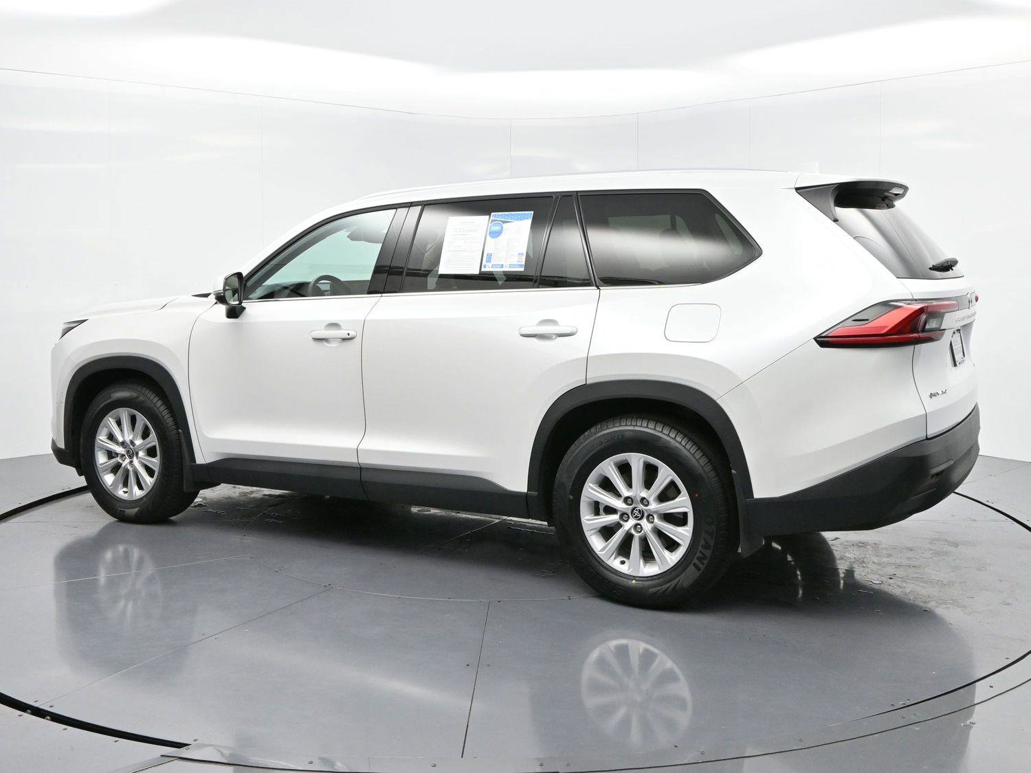 Used 2024 Toyota Grand Highlander XLE image 5