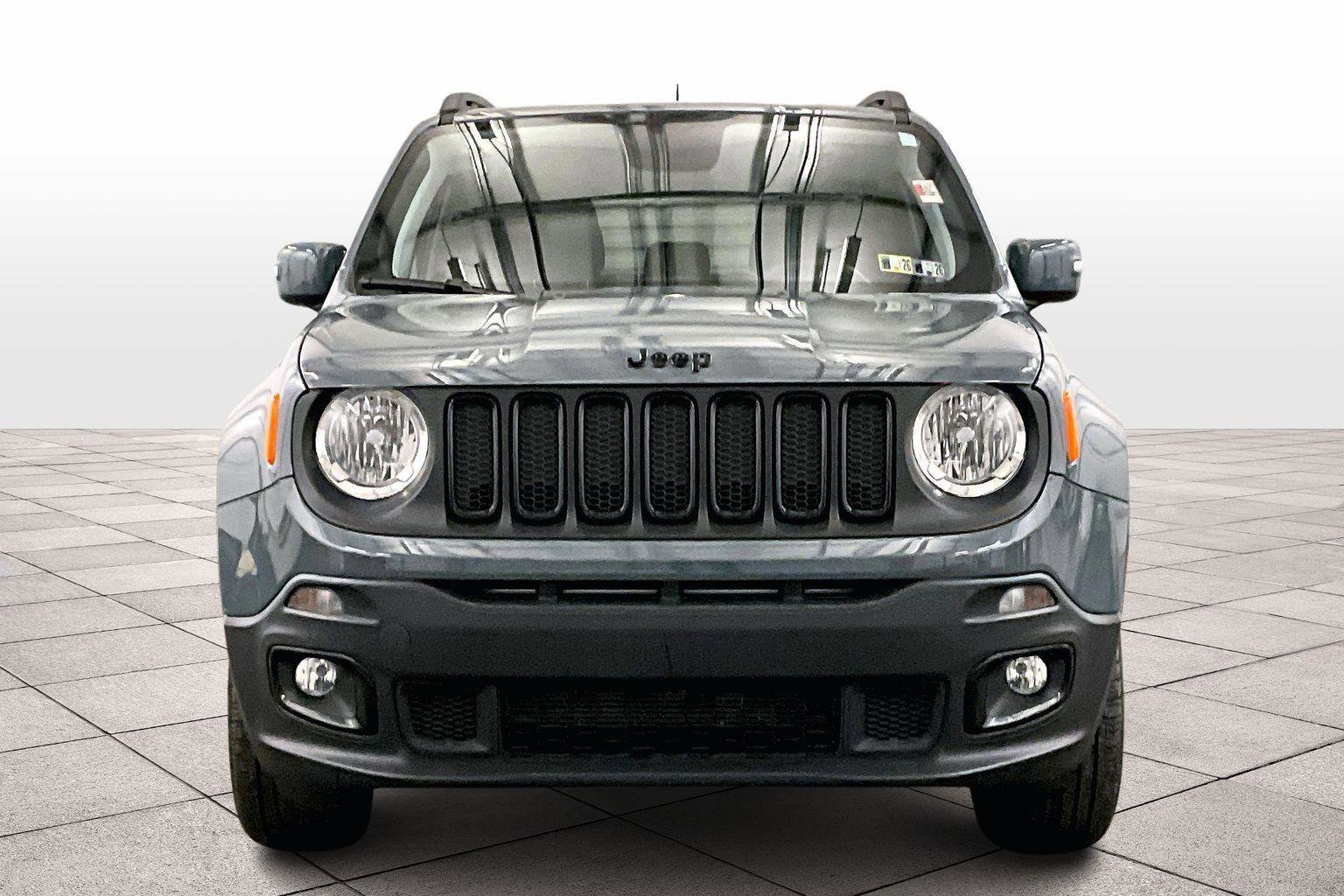 Used 2018 Jeep Renegade Altitude image 3