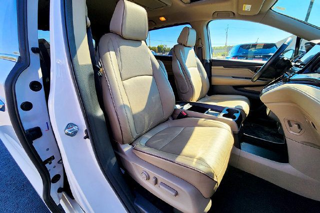 Used 2023 Honda Odyssey Elite image 32