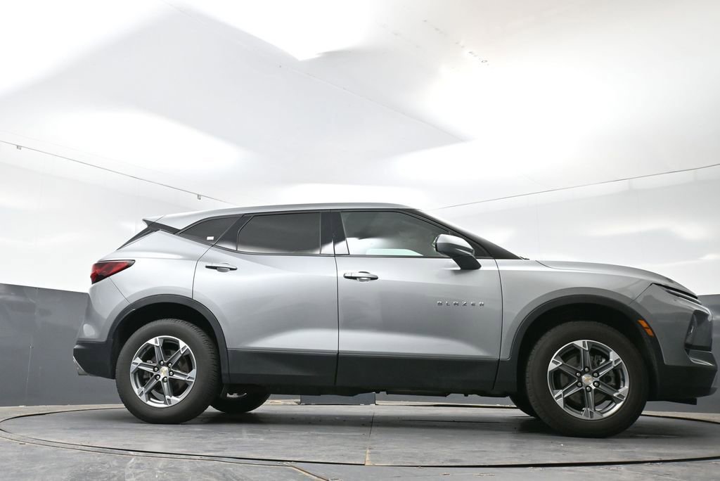 Used 2023 Chevrolet Blazer LT FWD image 24