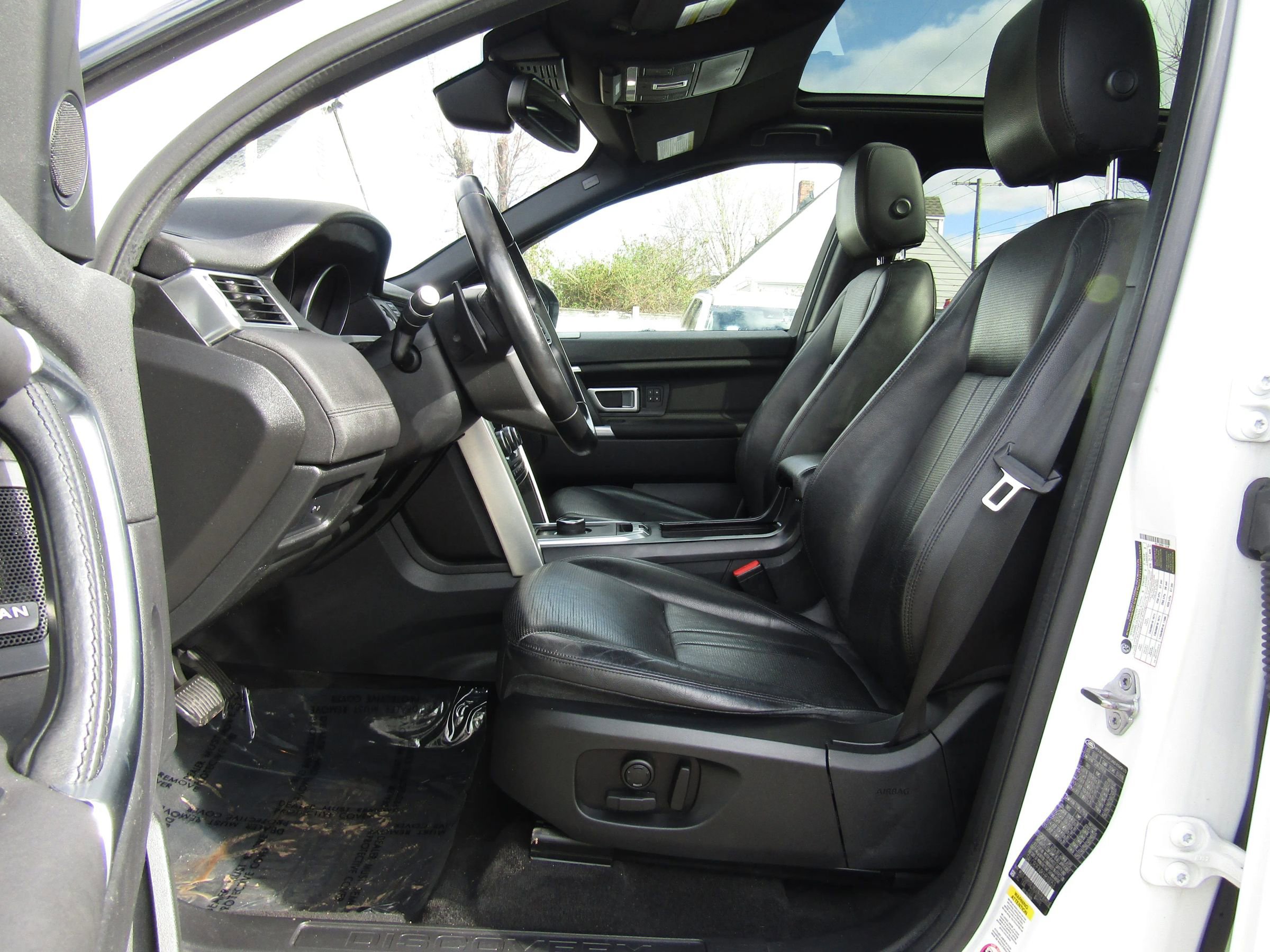 Used 2019 Land Rover Discovery Sport HSE image 14