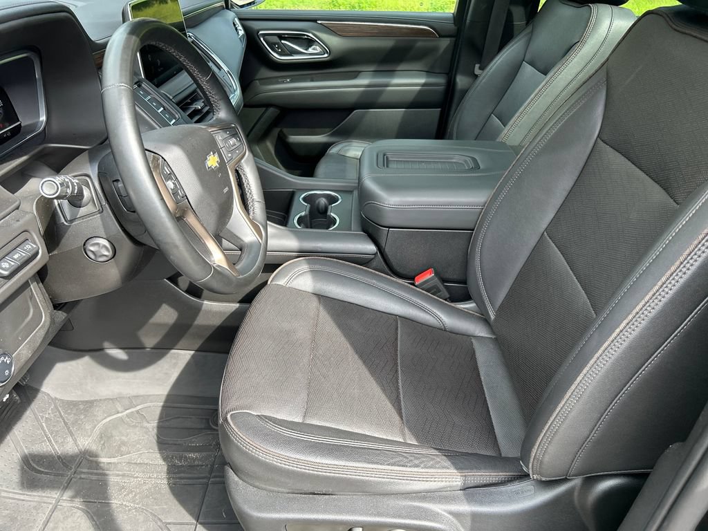 Used 2023 Chevrolet Tahoe High Country AWD/4WD image 12