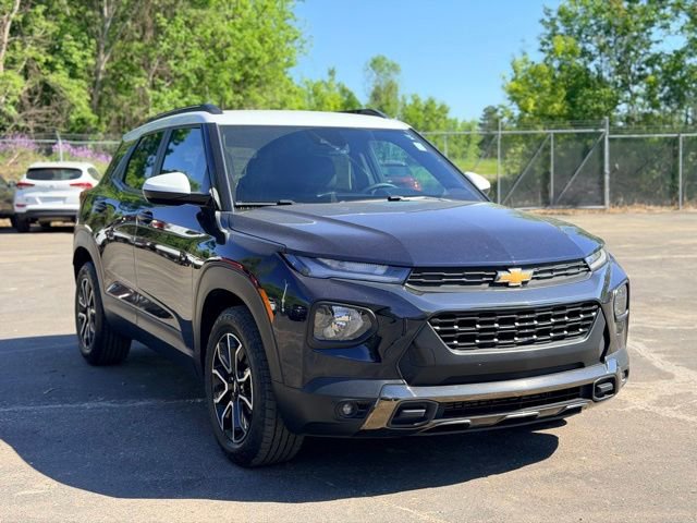 Used 2021 Chevrolet TrailBlazer ACTIV w/ Convenience Package FWD image 3