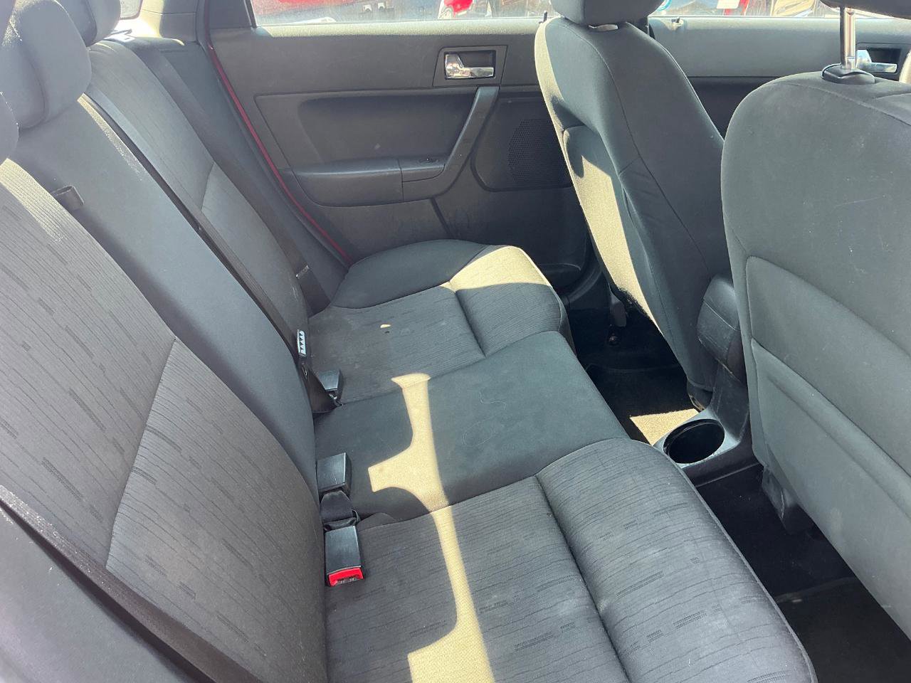 Used 2010 Ford Focus SE image 10