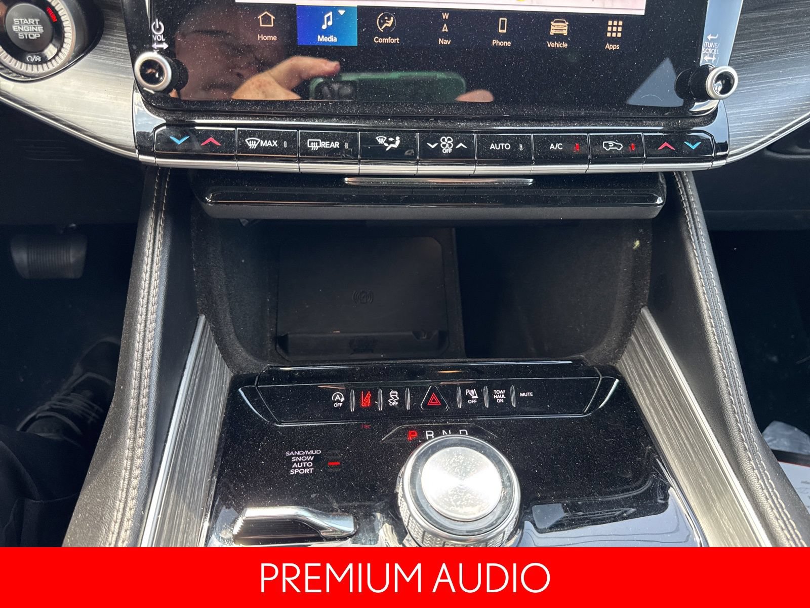 Used 2023 Jeep Wagoneer L Series II AWD/4WD image 19