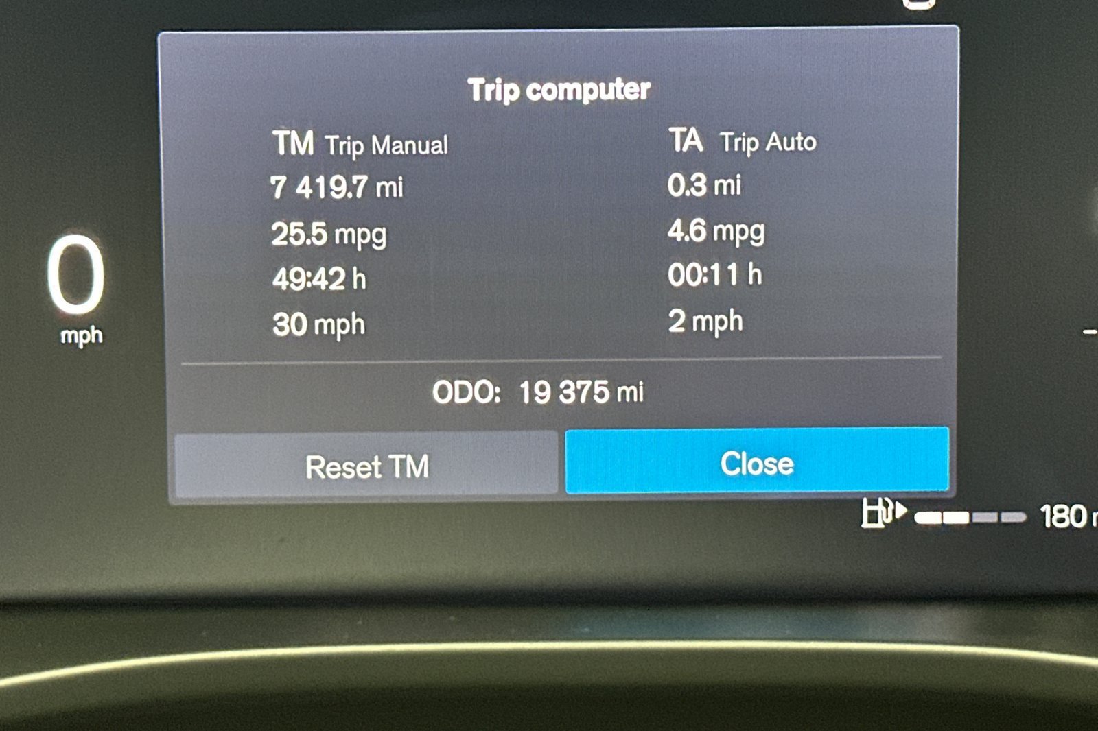 Certified 2025 Volvo XC40 B5 Ultra AWD/4WD image 29