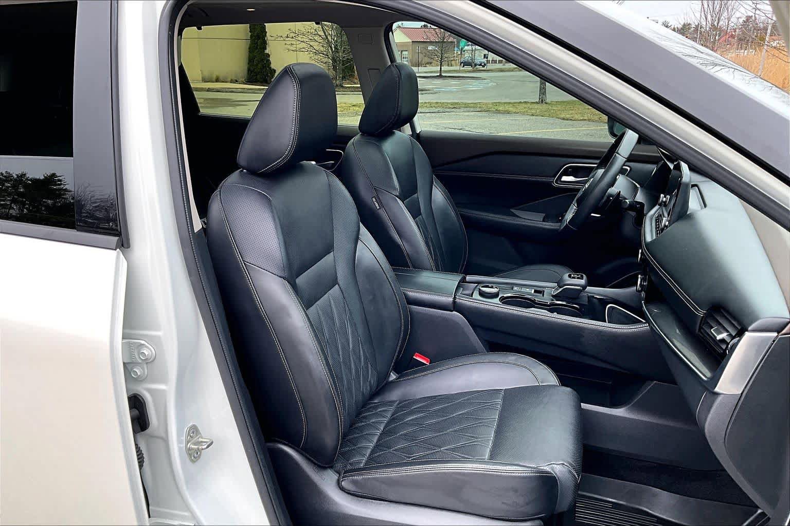 Used 2023 Nissan Rogue Platinum AWD/4WD image 8