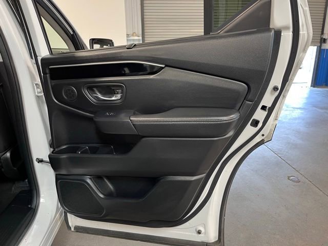 Used 2025 Honda Pilot Touring image 15
