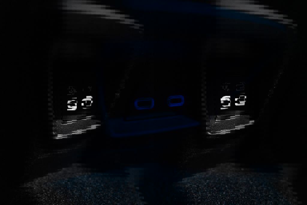 Certified 2023 Toyota Corolla Cross LE image 35