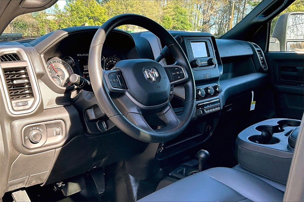 Used 2024 RAM 5500 Tradesman w/ Chrome Appearance Group image 14