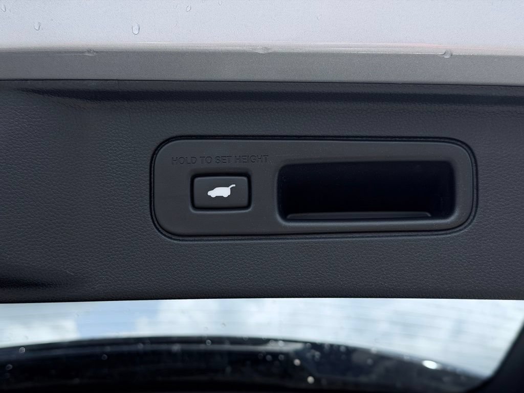 Used 2025 Honda Pilot Elite image 14