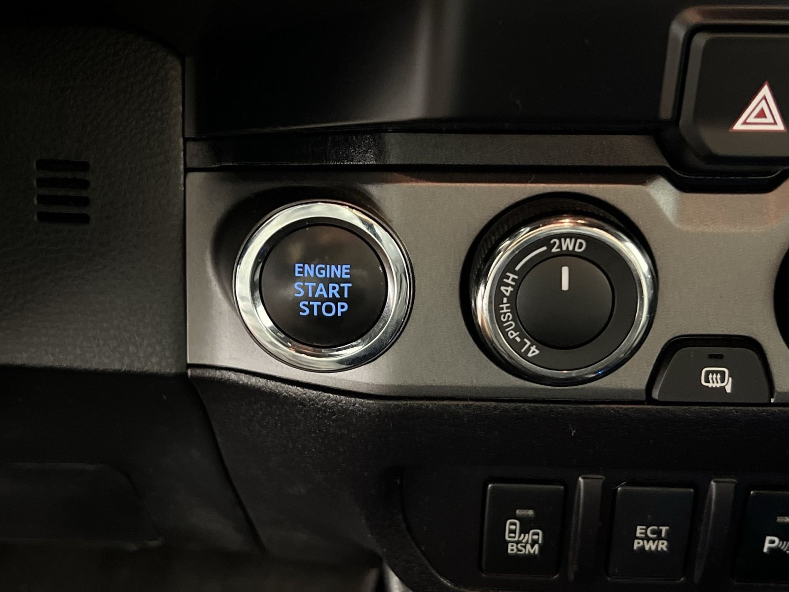 Used 2022 Toyota Tacoma TRD Sport w/ Technology Package AWD/4WD image 33