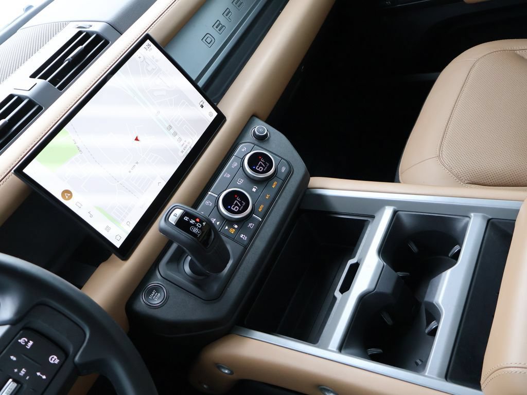 Certified 2025 Land Rover Defender 110 X AWD/4WD image 18