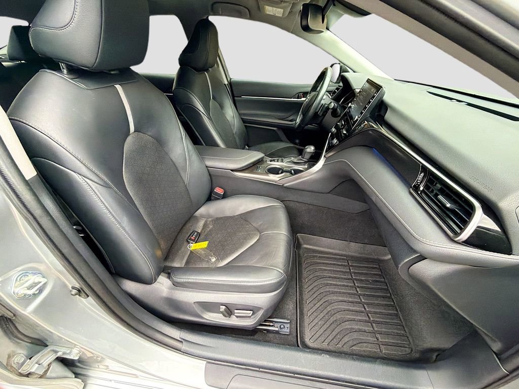 Used 2023 Toyota Camry XSE image 15