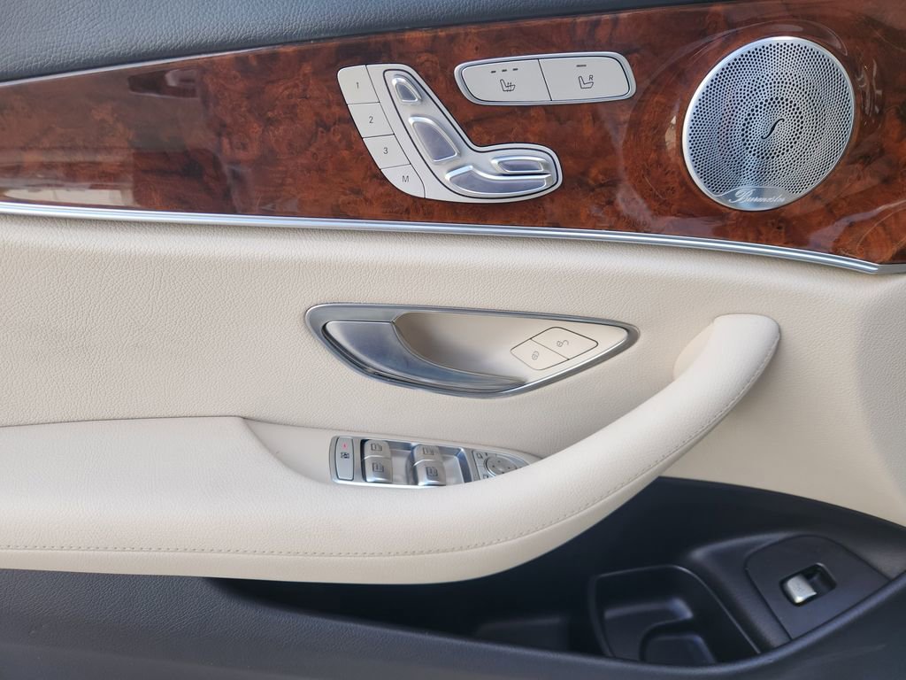 Used 2018 Mercedes-Benz E 300 image 22