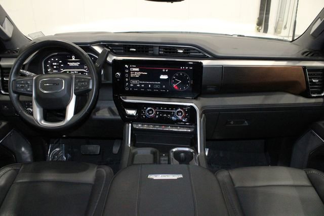 Used 2024 GMC Sierra 2500 Denali w/ Denali Reserve Package AWD/4WD image 32