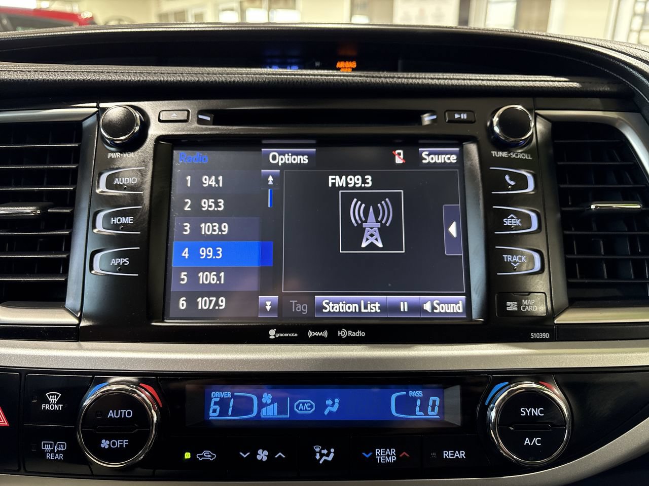 Certified 2019 Toyota Highlander SE FWD image 16