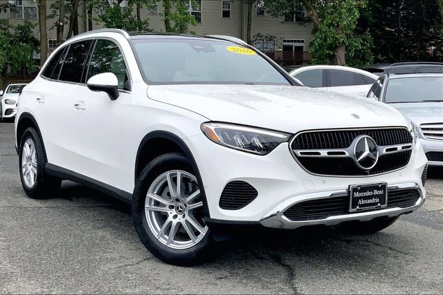 Used 2026 Mercedes-Benz GLC 300 4MATIC image 1