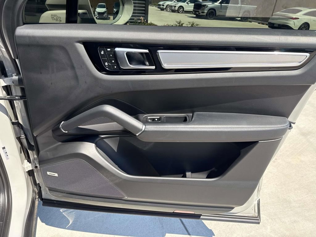 Certified 2023 Porsche Cayenne S Platinum AWD/4WD image 19