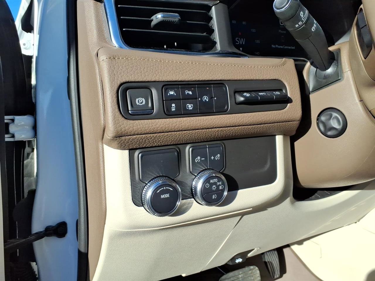 Used 2024 GMC Yukon XL Denali image 12