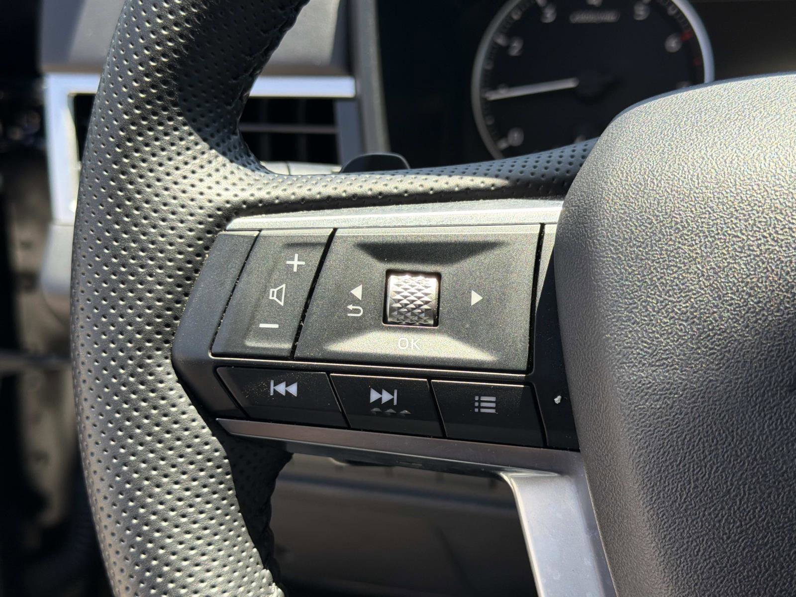 Used 2025 Mitsubishi Outlander SE FWD image 10