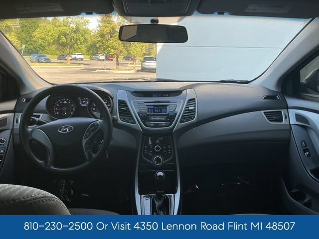 Used 2015 Hyundai Elantra SE FWD video 2