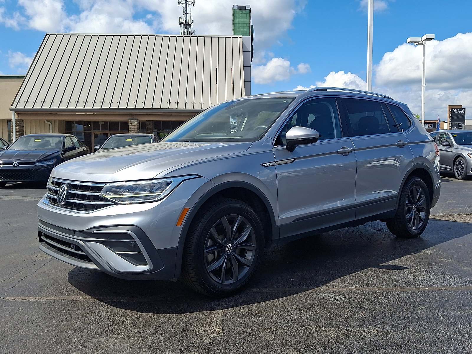 Certified 2022 Volkswagen Tiguan SE AWD/4WD image 3