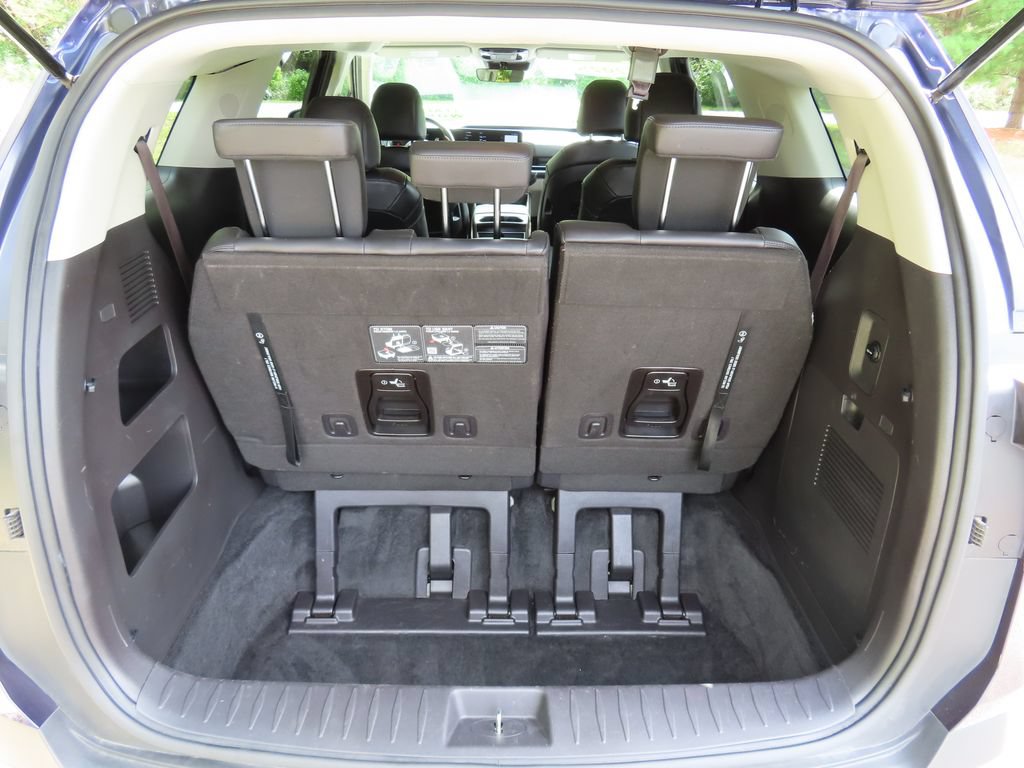 Certified 2025 Kia Carnival FWD image 16