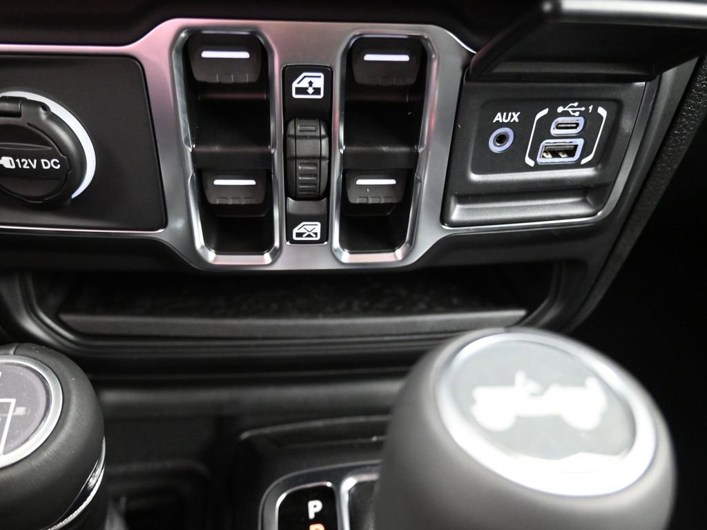 New 2025 Jeep Wrangler Unlimited Sahara w/ Safety Group AWD/4WD image 22