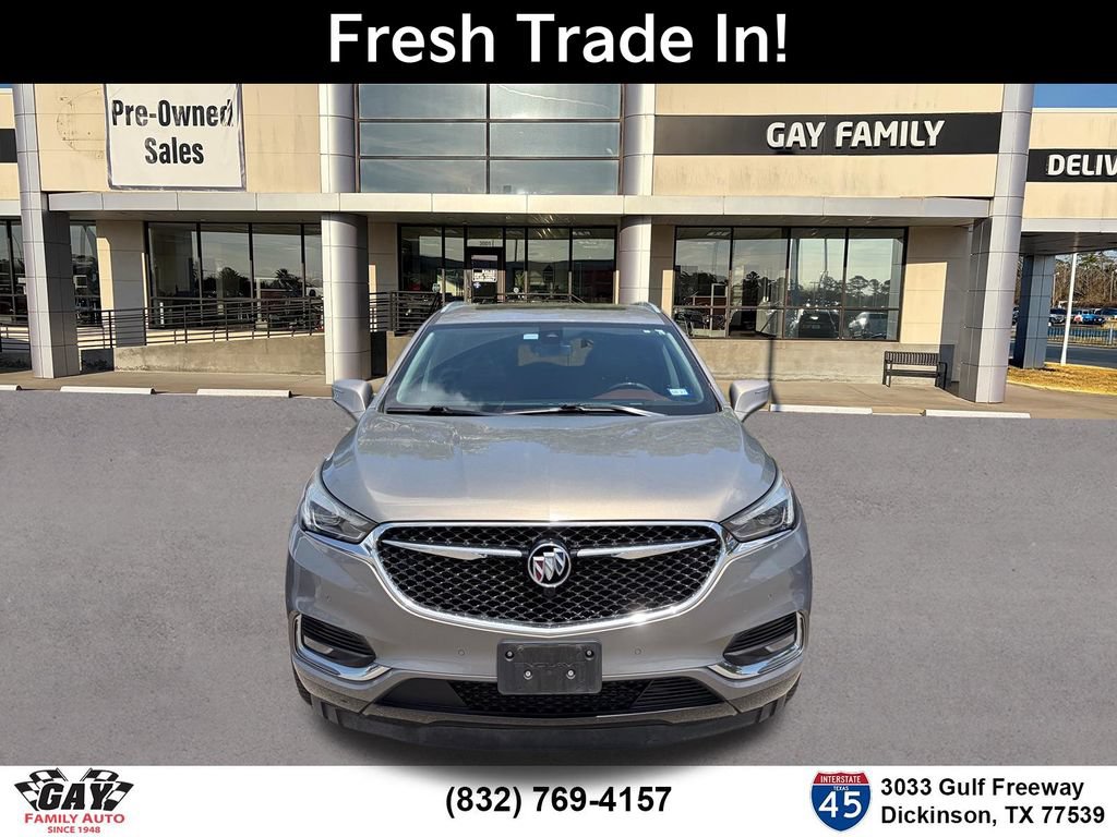 Used 2018 Buick Enclave Avenir w/ Avenir Technology Package FWD image 2